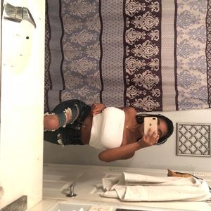 Ripped American Eagle Outfitter jeans!!